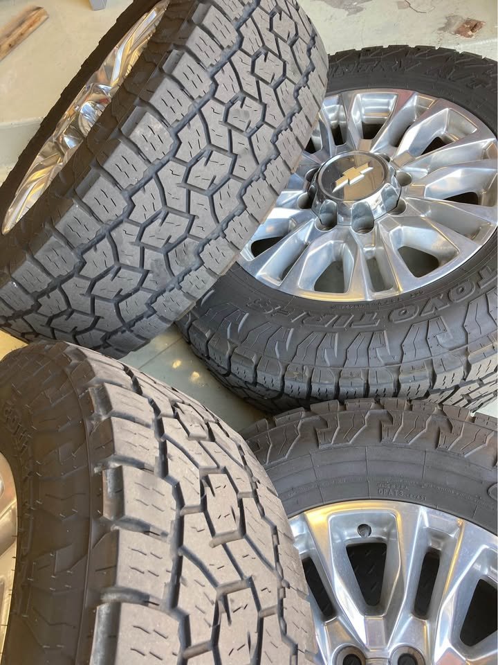 Wheels + Tires (Chevy Style) — Open Country A/T 35x11.50R20LT (124R, 10PR) image 5